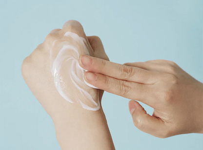 Skin1004 - Madagascar Centella Hyalu-Cica Gentle Cleansing Milk 200ml (Limpiador a base de leche)