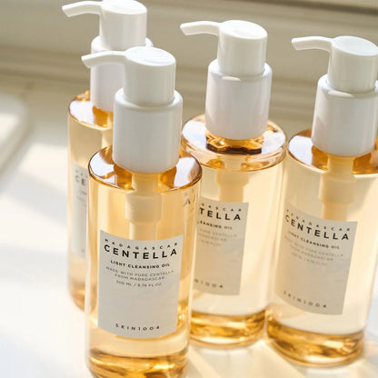 Skin1004 - Madagascar Centella Light Cleansing Oil 200ml (ACEITE LIMPIADOR CON ESTRACTO DE CENTELLA ASIATICA)